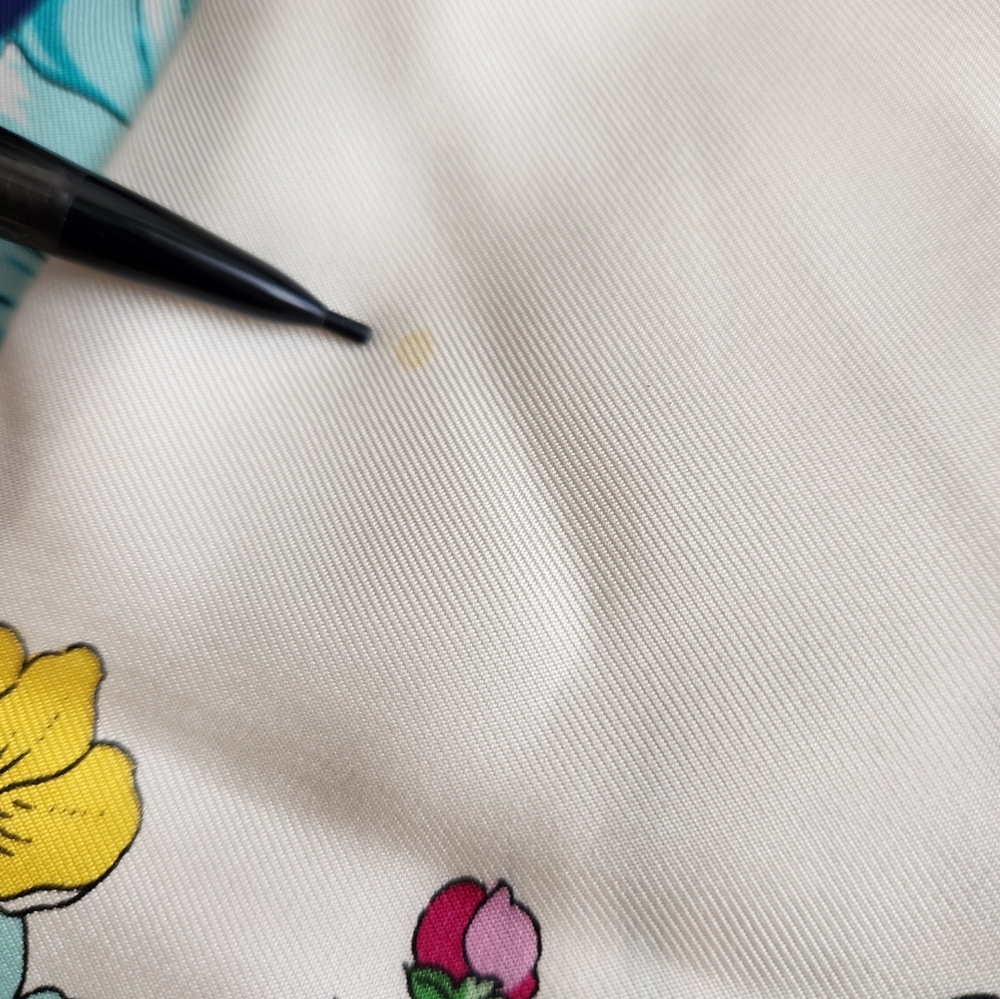 GUCCI Flora Silk Scarf - Picture 4 of 6